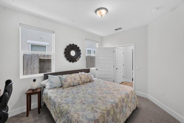 2073 Earthlight Ln, Roseville, CA 95747