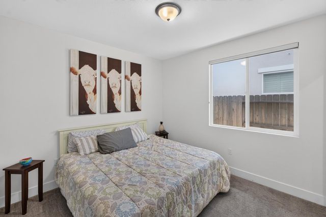 2073 Earthlight Ln, Roseville, CA 95747
