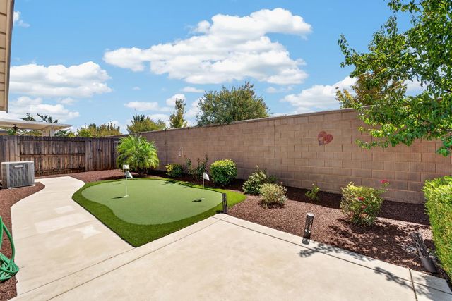 2073 Earthlight Ln, Roseville, CA 95747