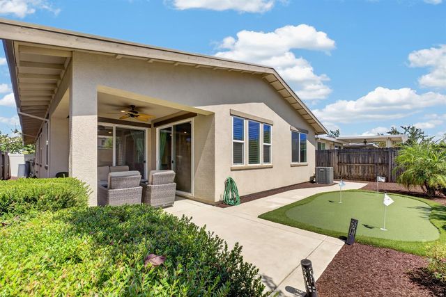 2073 Earthlight Ln, Roseville, CA 95747