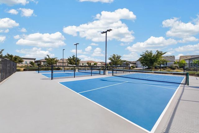 2073 Earthlight Ln, Roseville, CA 95747
