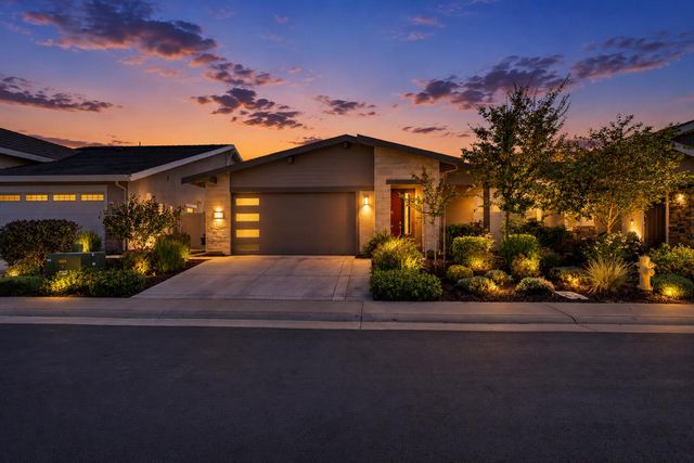 2073 Earthlight Ln, Roseville, CA 95747