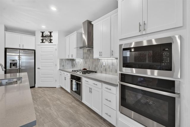 2073 Earthlight Ln, Roseville, CA 95747