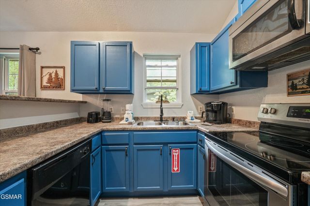 520 Proffitt Rd Unit 1, Gatlinburg, TN 37738