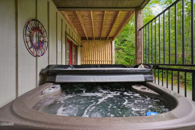 520 Proffitt Rd Unit 1, Gatlinburg, TN 37738