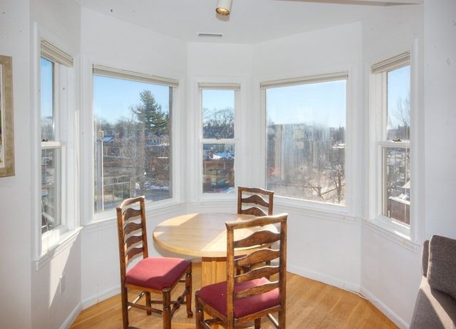 1 Lancaster Street 9, Cambridge, MA 02140