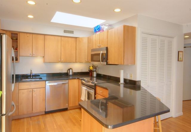 1 Lancaster Street 9, Cambridge, MA 02140