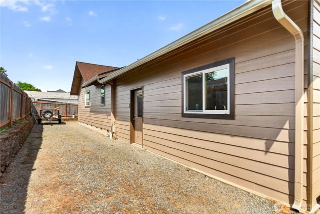 12215 34th Street Ct E, Edgewood, WA 98372