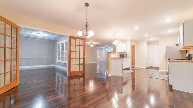 123 Beverly Drive, Chesterton, IN 46304