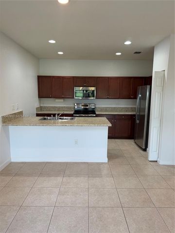 737 SE 37th Place, Homestead, FL 33033