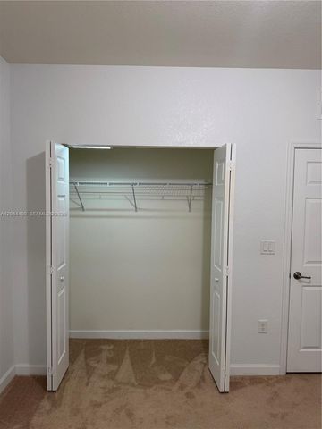 737 SE 37th Place, Homestead, FL 33033