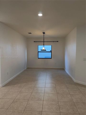 737 SE 37th Place, Homestead, FL 33033