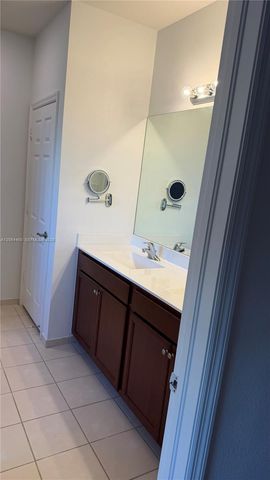 737 SE 37th Place, Homestead, FL 33033