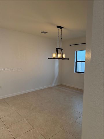 737 SE 37th Place, Homestead, FL 33033