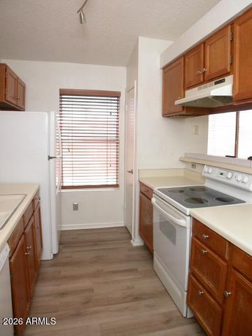 7040 W Olive Avenue Unit 55, Peoria, AZ 85345
