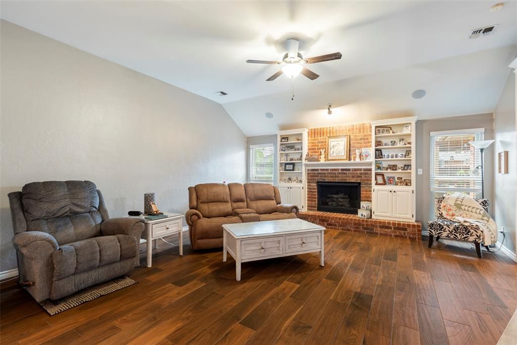 800 Glenwood Drive, Moore, OK 73160