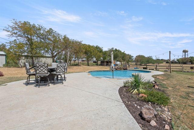 118 Fm 2450, Krum, TX 76249