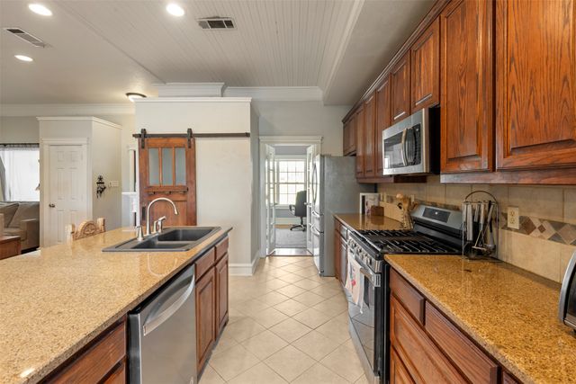 118 Fm 2450, Krum, TX 76249