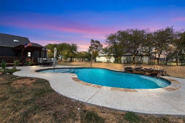 118 Fm 2450, Krum, TX 76249