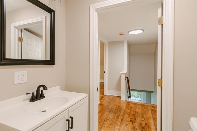 51 School St 3, Upton, MA 01568