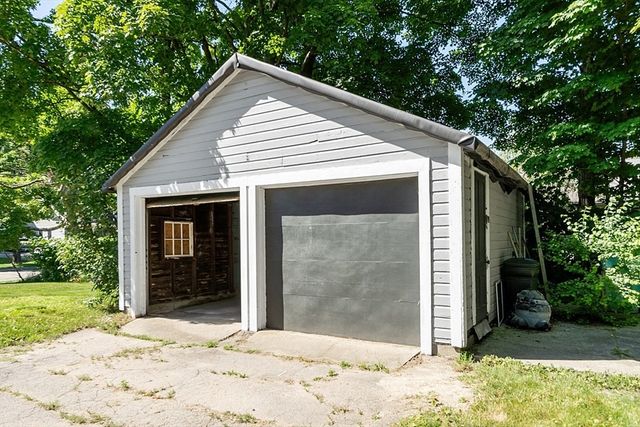 51 School St 3, Upton, MA 01568