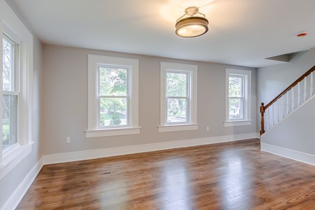 51 School St 3, Upton, MA 01568