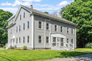 51 School St 3, Upton, MA 01568
