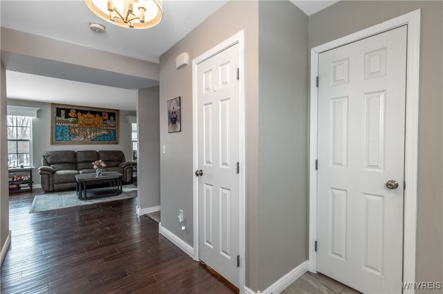 5784 Willow Creek Lane, Cambria, NY 14132