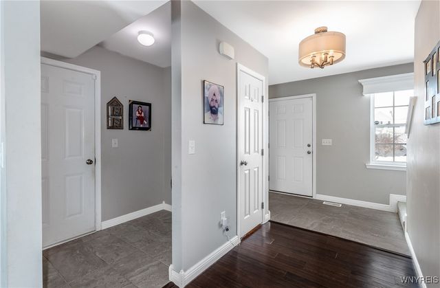 5784 Willow Creek Lane, Cambria, NY 14132