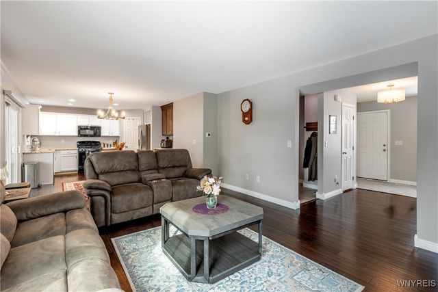 5784 Willow Creek Lane, Cambria, NY 14132