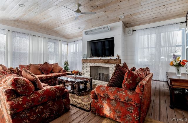 5784 Willow Creek Lane, Cambria, NY 14132