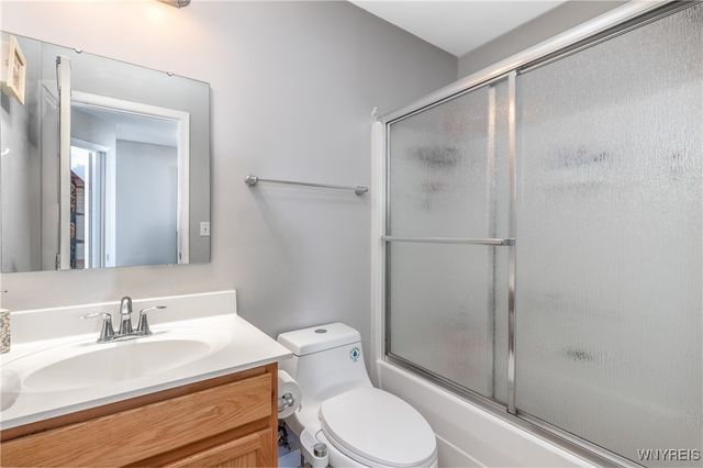 5784 Willow Creek Lane, Cambria, NY 14132