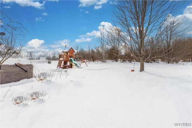 5784 Willow Creek Lane, Cambria, NY 14132