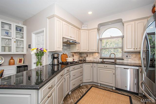 4147 Westminster Place, St Louis, MO 63108