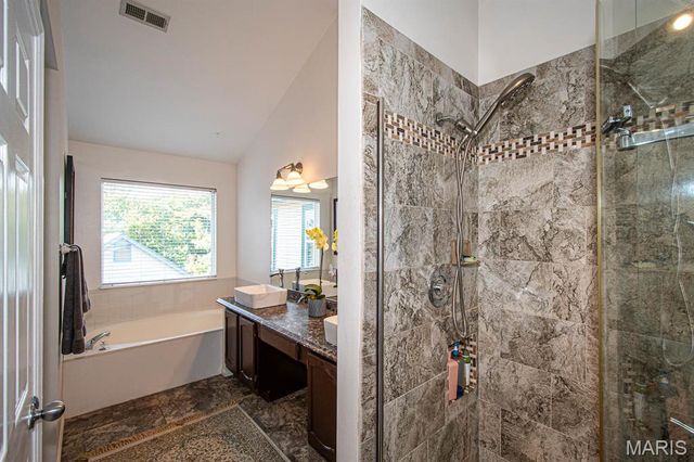 4147 Westminster Place, St Louis, MO 63108