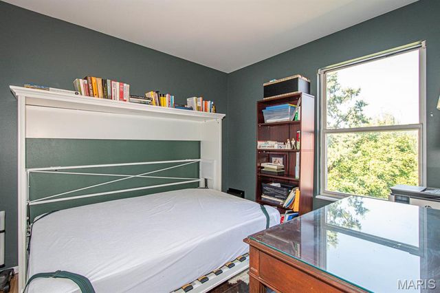 4147 Westminster Place, St Louis, MO 63108
