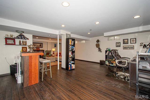 4147 Westminster Place, St Louis, MO 63108