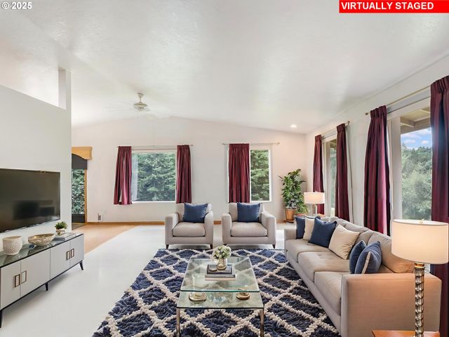 19791 Ne SUNNYCREST Rd, Newberg, OR 97132