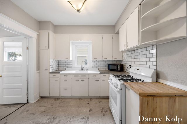 18 Ann Street Nw, City Of Grand Rapids, MI 49505