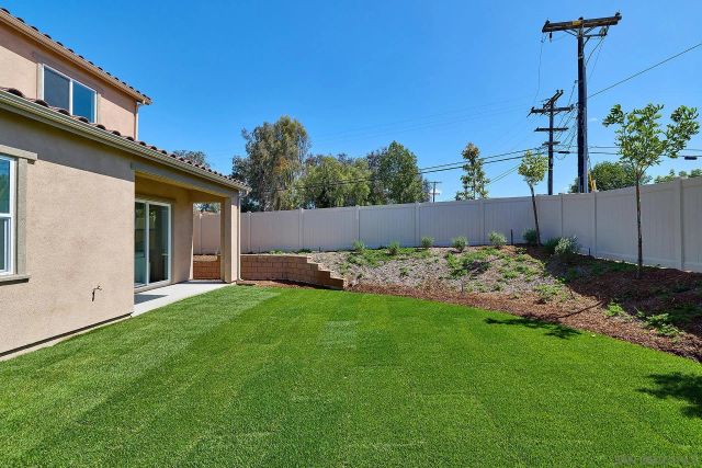 789 Michael Ct, Vista, CA 92081