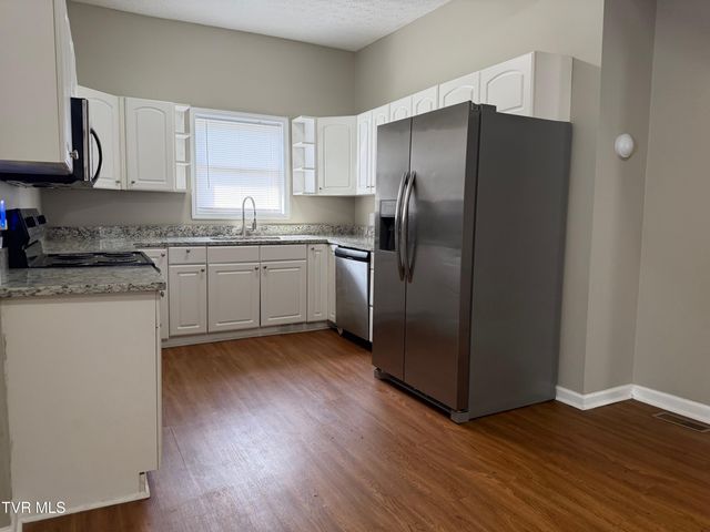 142 West Wanola Avenue, Kingsport, TN 37660