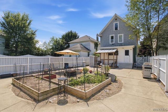 753 15th Street, Niagara Falls, NY 14301
