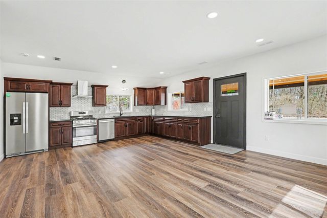 908 Grove Street, Pullman, MI 49450