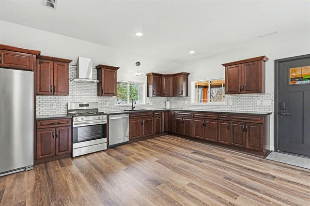 908 Grove Street, Pullman, MI 49450