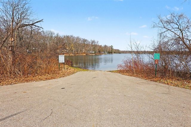 908 Grove Street, Pullman, MI 49450