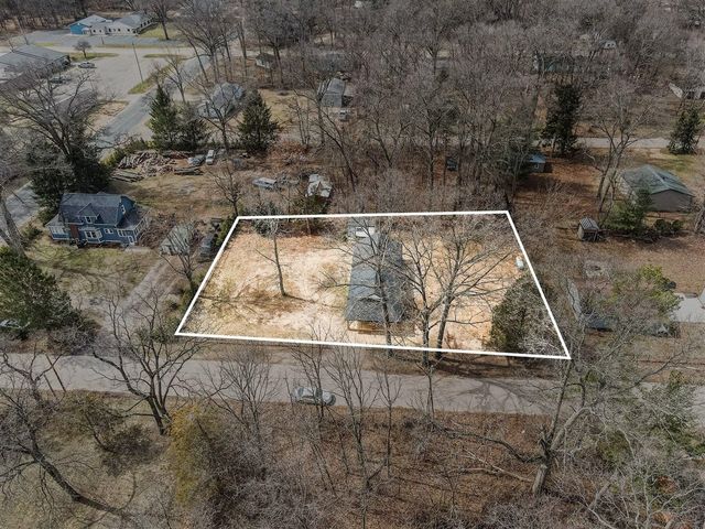 908 Grove Street, Pullman, MI 49450