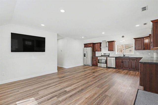 908 Grove Street, Pullman, MI 49450