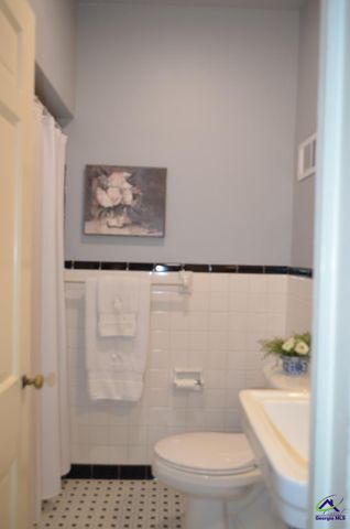 2660 Vineville Avenue, Macon, GA 31204