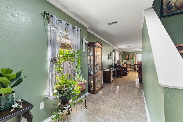 9411 Abbotshall Lane, Houston, TX 77044