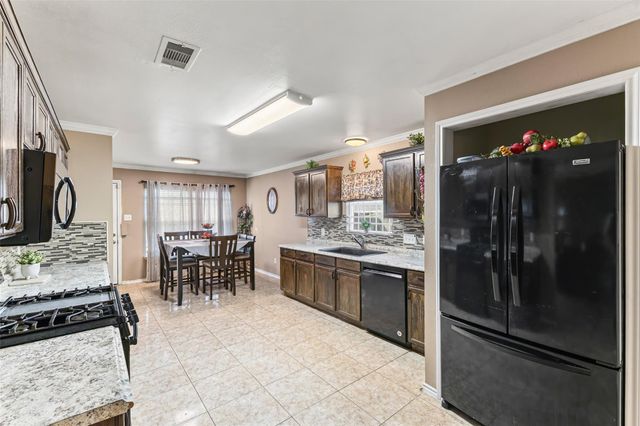 9411 Abbotshall Lane, Houston, TX 77044